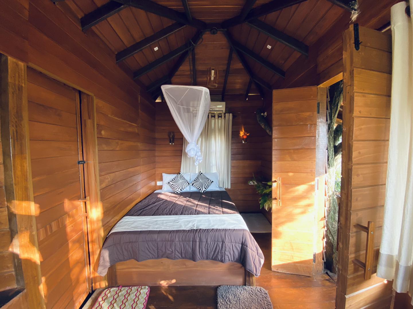 Lake View Suite